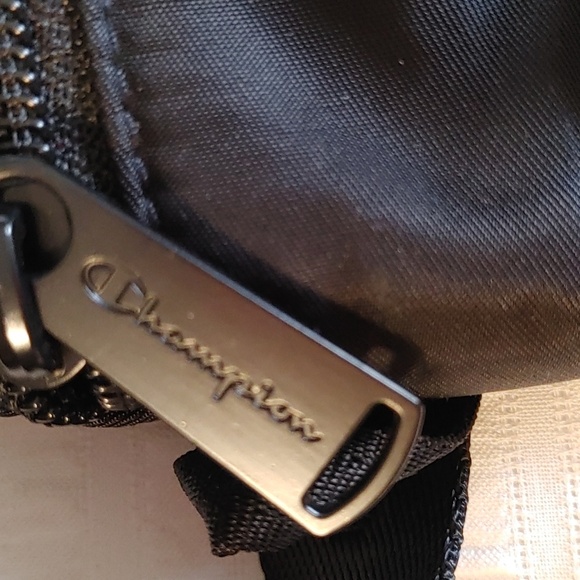 🌸2X Host Pick🌸NWOT CHAMPION NYLON BELT BAG - Picture 3 of 13